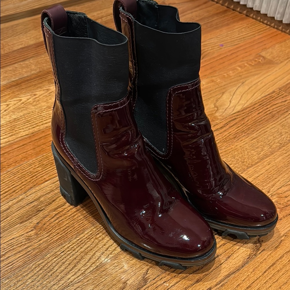 Elegant Burgundy Women's Boots